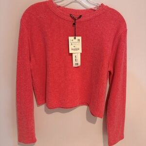 Pink cropped sweater 🌸